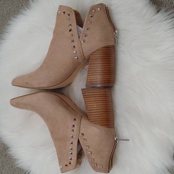 Steve Madden Noticeable Bootie 7 - Picture 3 of 6